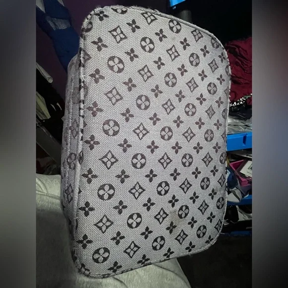 Stylish Gray Fashion Patterned Tote Weekender Bag EUC - Picture 5 of 6